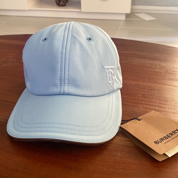 NEW‼️ Burberry London England Cap Cool Denim